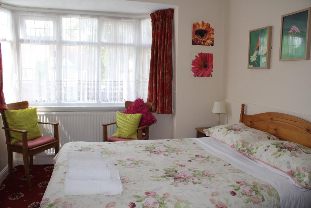 Sunnydale Guest House สแตรทฟอร์ด อะพอน เอวอน ภายนอก รูปภาพ